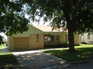 1716 Poplar St, Winfield, KS 67156