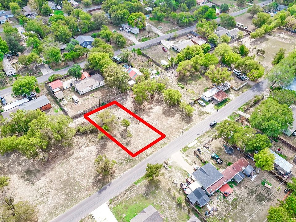 1st image of 335 Russell Dr