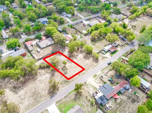 335 Russell Dr, Rockwall, TX 75032