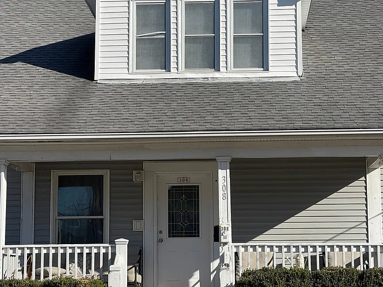 Upstairs unit for rent