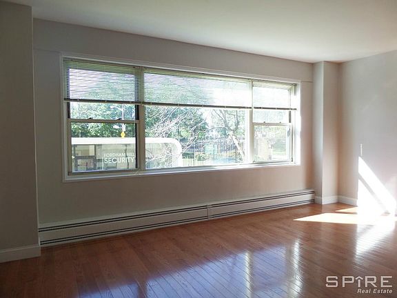 2nd image of 1 Fordham Hill Oval APT 1D