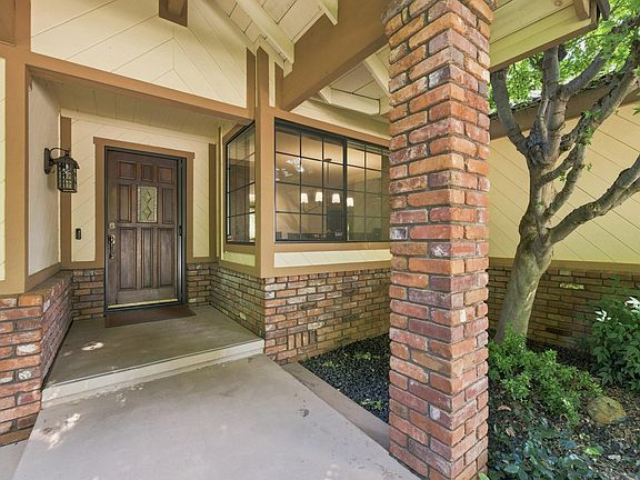 3rd image of 891 Sunriver Ln