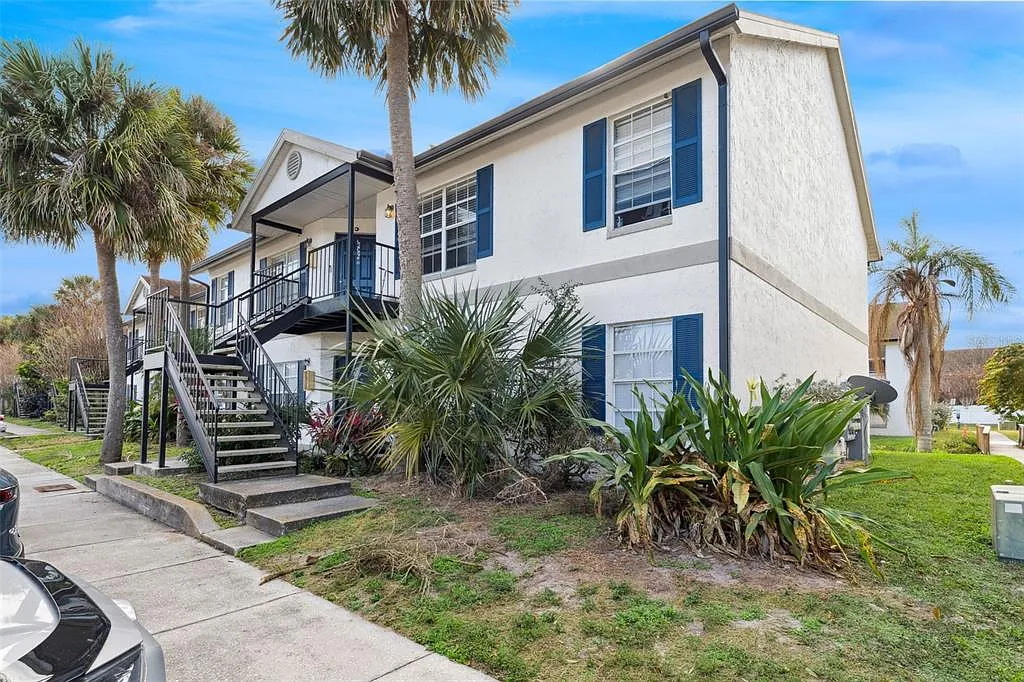 3651 N Goldenrod Rd — Photo 2