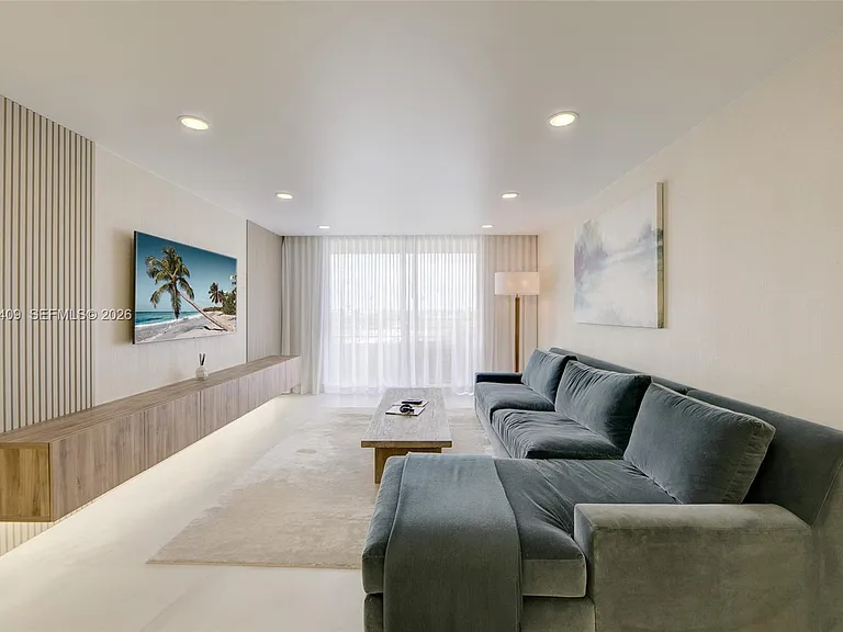 600 Three Islands Blvd #403 — Photo 9