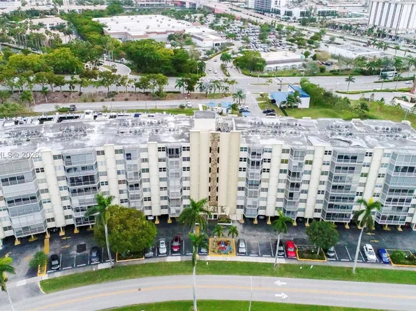 200 Diplomat Pkwy APT 234, Hallandale Beach, FL 33009