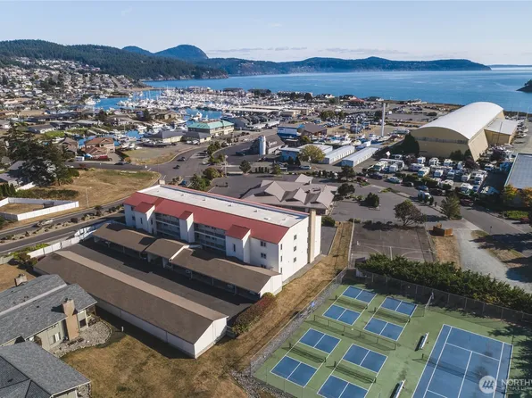 1800 Skyline Way #205, Anacortes, WA 98221