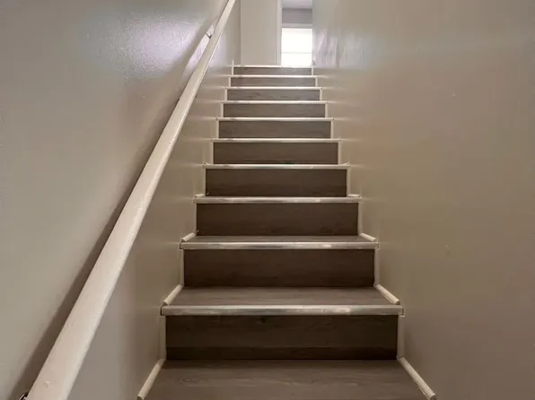 900 Preston St APT D, Livingston, TN 38570