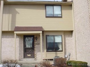 29406 Scarborough Dr, Warren, MI 48088