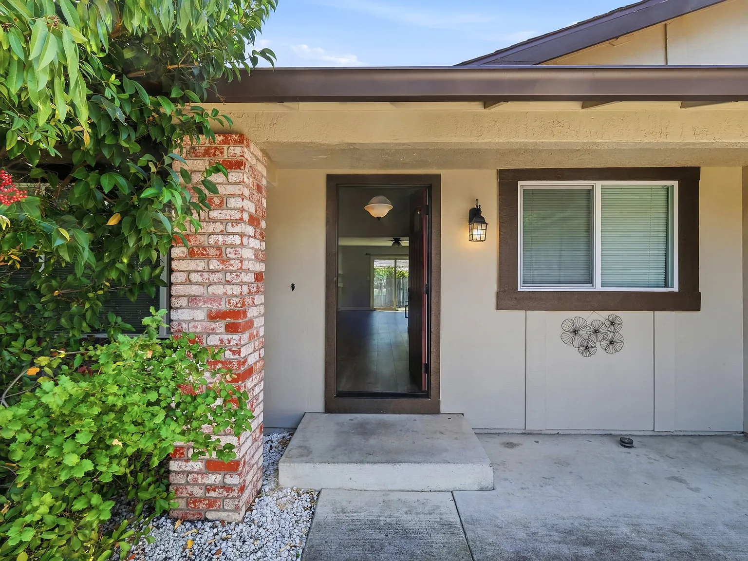 4 bed, 1750 sqft, $3,500 — Photo 4