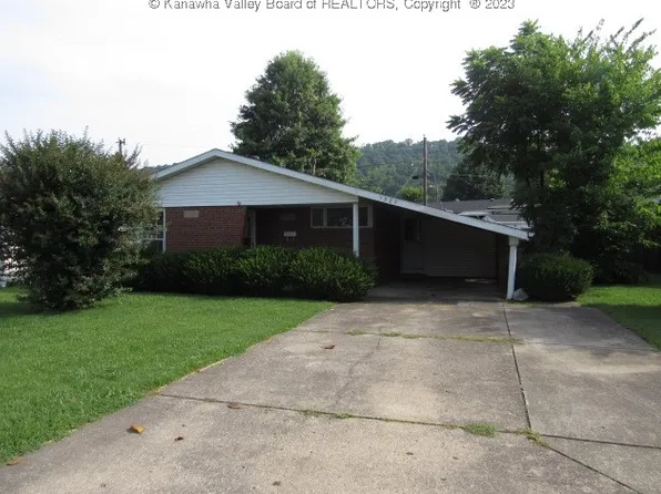 1327 Valentine Cir, Nitro, WV 25143