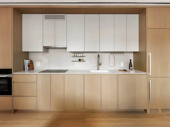 428 West 19th Street image 3 of 14