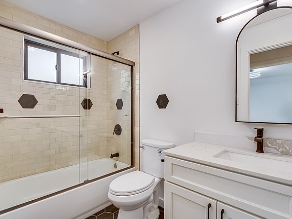 4th image of 2329 Adrian St #2329