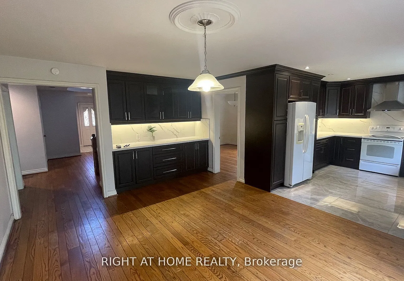 6 bed, $4,900 — Photo 4