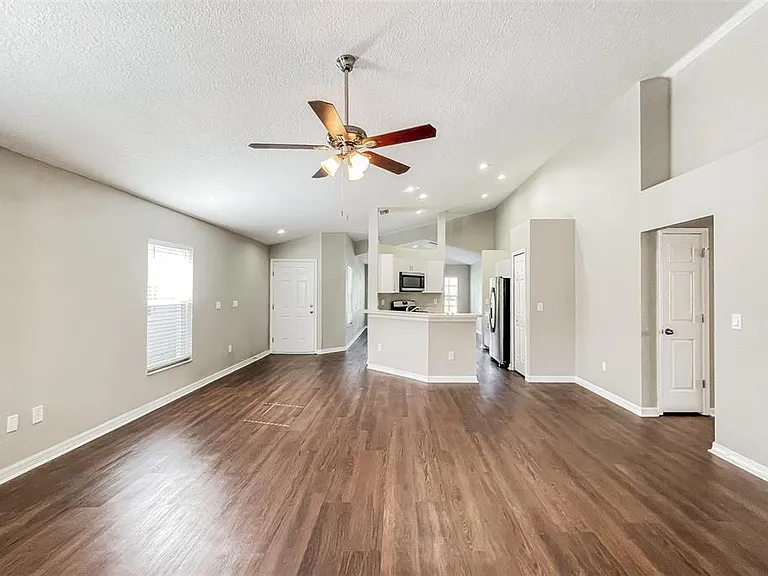 2162 Brandon Park Cir — Photo 37