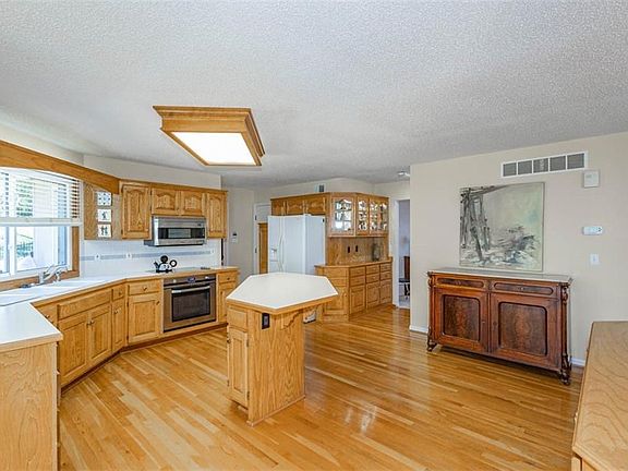 2nd image of 5506 Widmer St