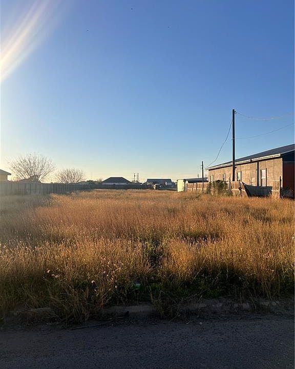 2nd image of 4503 Melody Ln