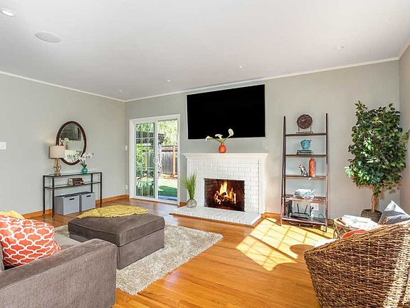 4th image of 959 Bucknam Ave