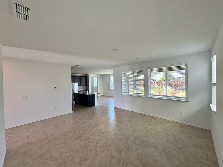 2733 Penrose Ln — Photo 28