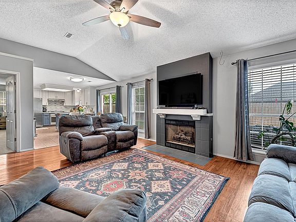 3rd image of 3030 N Apatite Dr