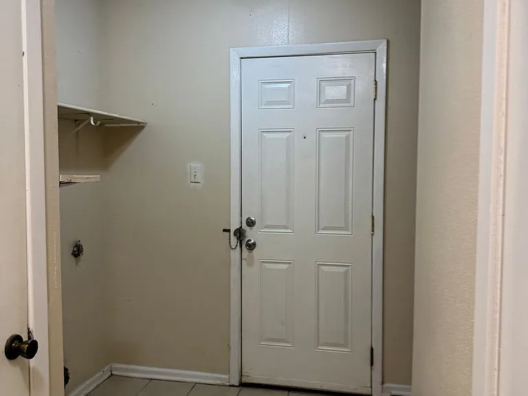 6919 Moon Lake Dr — Photo 11