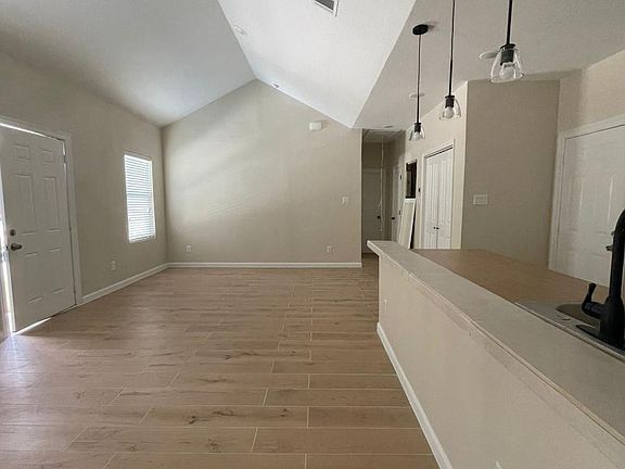 5th image of 1702 W Sealy St #B