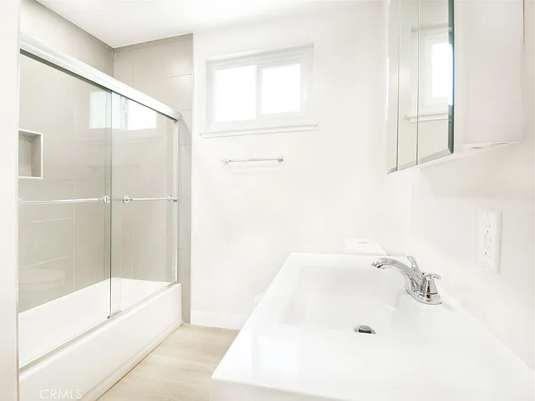 2027 Vista Del Mar St #6 — Photo 24