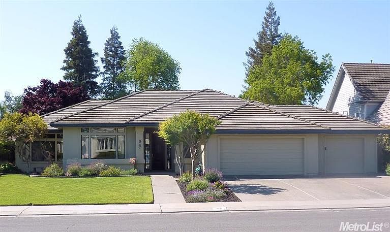 1st image of 941 Fairview Dr