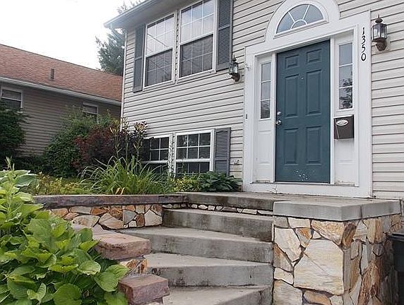 2nd image of 1350 Tonawanda Ave