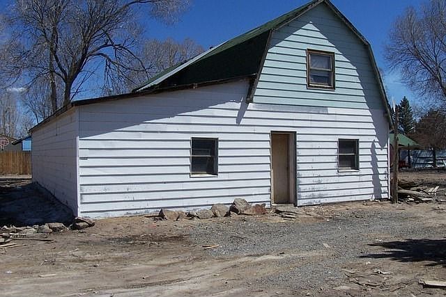 2nd image of 734 N Broadway St