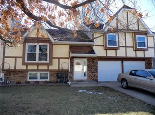 1805 Rainbow Dr, Excelsior Springs, MO 64024