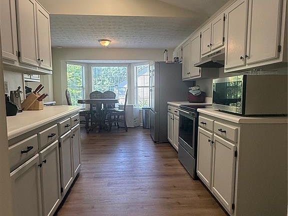 4th image of 4197 Sterling Pointe Dr