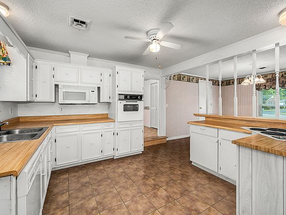 4th image of 1502 N Highland Ave