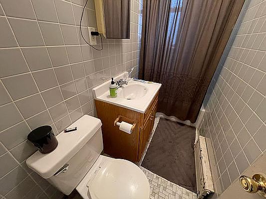 3rd image of 3074 32nd St APT 3