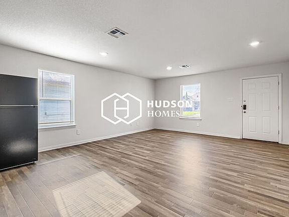 4th image of 1646 Elizabeth Ave
