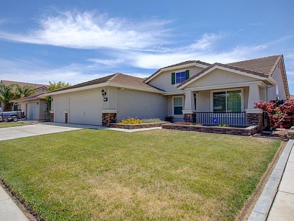 3rd image of 769 Tamarack Way