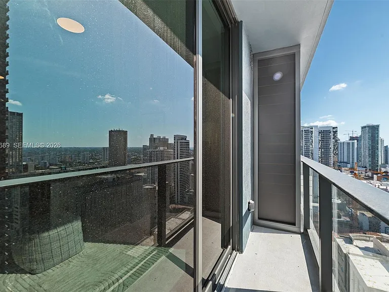 121 NE 5th St #3507 — Photo 15