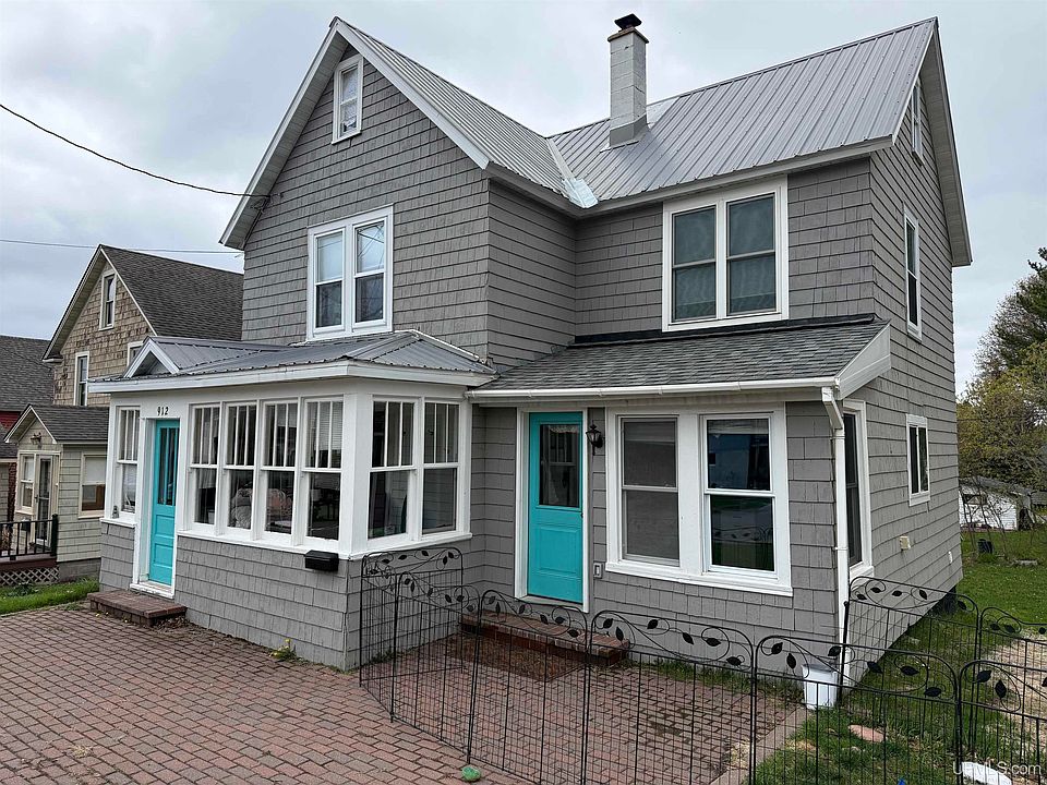 1st image of 912 3rd St
