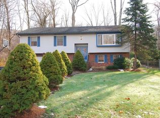 39 Fox Hill Dr, Franklin, NJ 07416