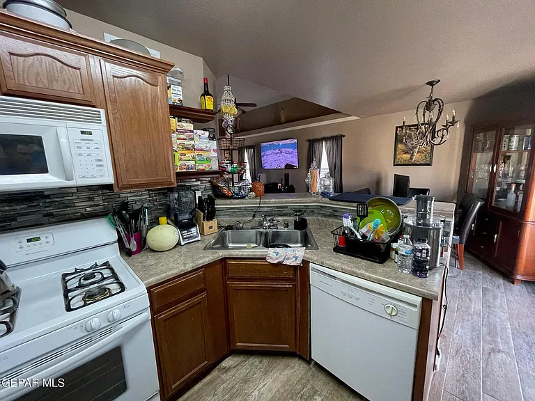 11749 Mesquite Miel Dr — Photo 6