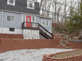 8 Cranberry Ledge Rd, Andover, NJ 07821