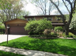 516 Lois Ct, Mount Prospect, IL 60056