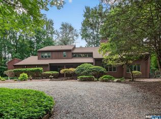 6 Timberland Trl, Montvale, NJ 07645