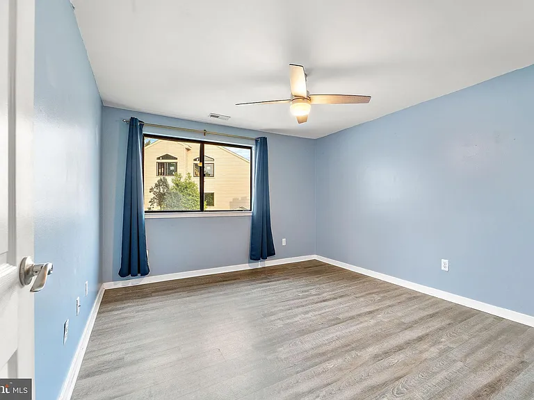 1512 Roberts Way — Photo 11