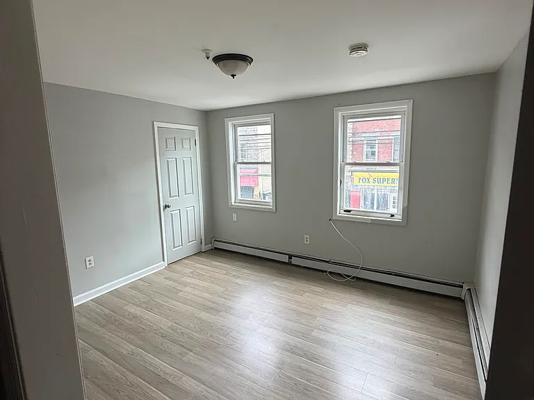 220 3rd St #3 — Photo 3