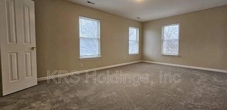 820 Maltby Cres — Photo 17
