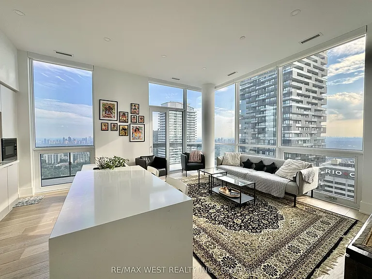 39 Roehampton Ave #4603 — Photo 4