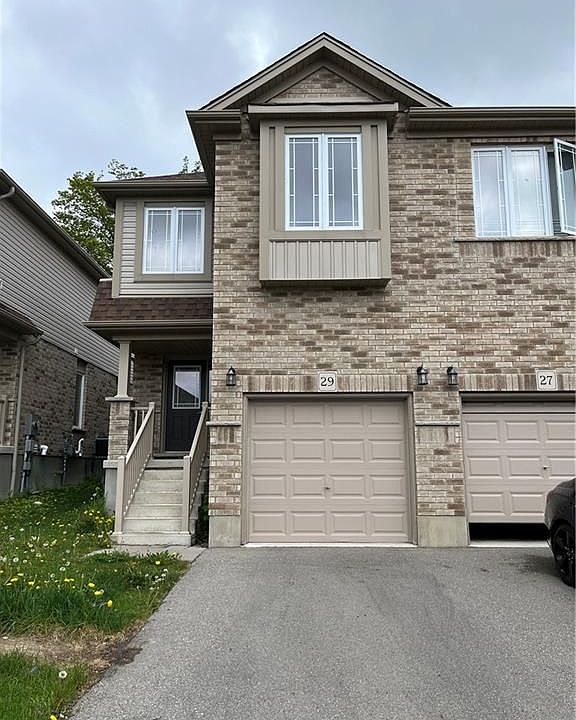 1st image of 29 Ambrous Cres