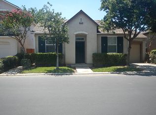 748 W Bordeaux Ln, Clovis, CA