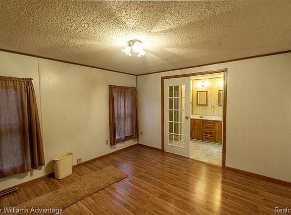 5th image of 2072 Cardwell St
