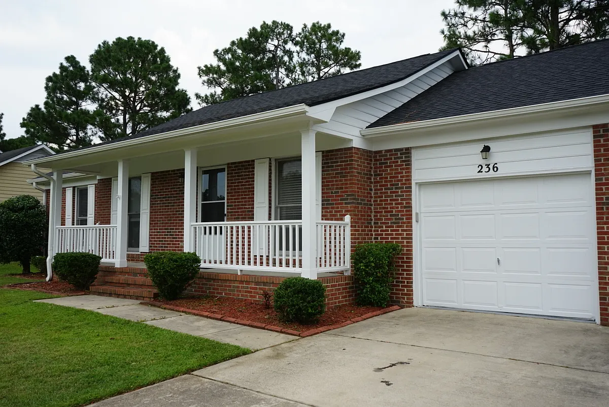 Building Photo - 236 Eppingdale Dr